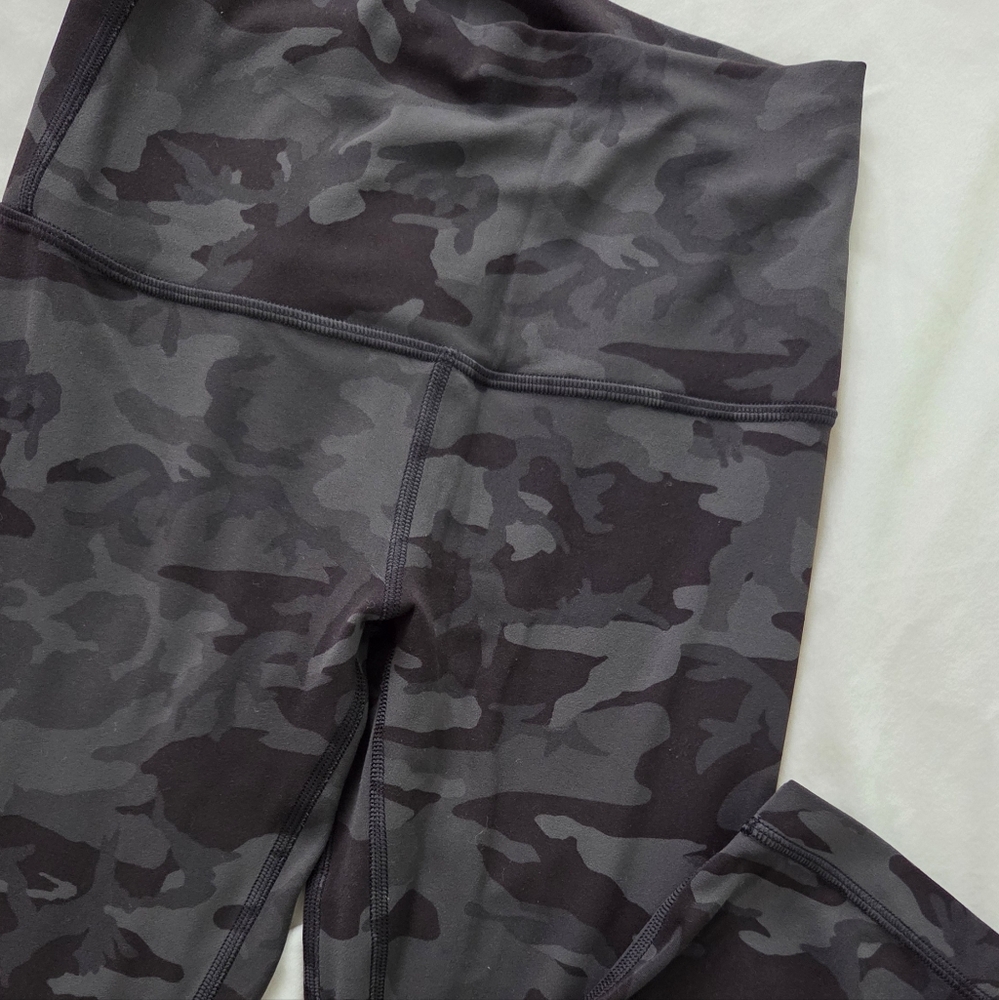 Like NEW Lululemon | Align Leggings in Black Camo